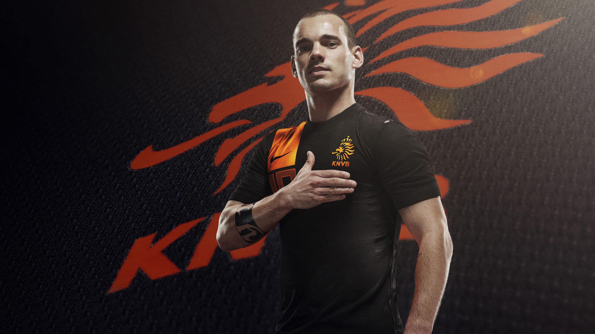 开云平台-银剑裂痕,小黑马踏尘来,墨西哥烈日下佩雷兹刺破的一线天